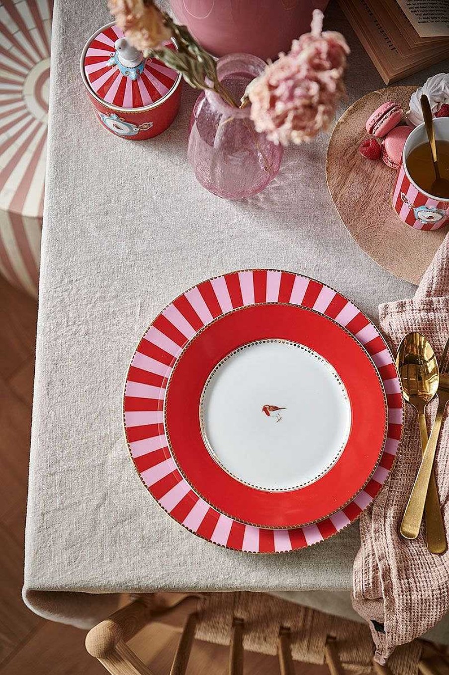 Pip Studio Assiette A Petit Dejeuner Love Birds En Coloris Rouge 21 Cm Tous Collections